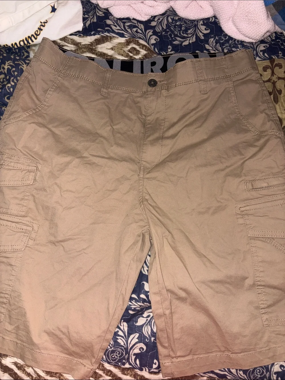 Amazon Men’s Tan Cargo Shorts with Side Pockets